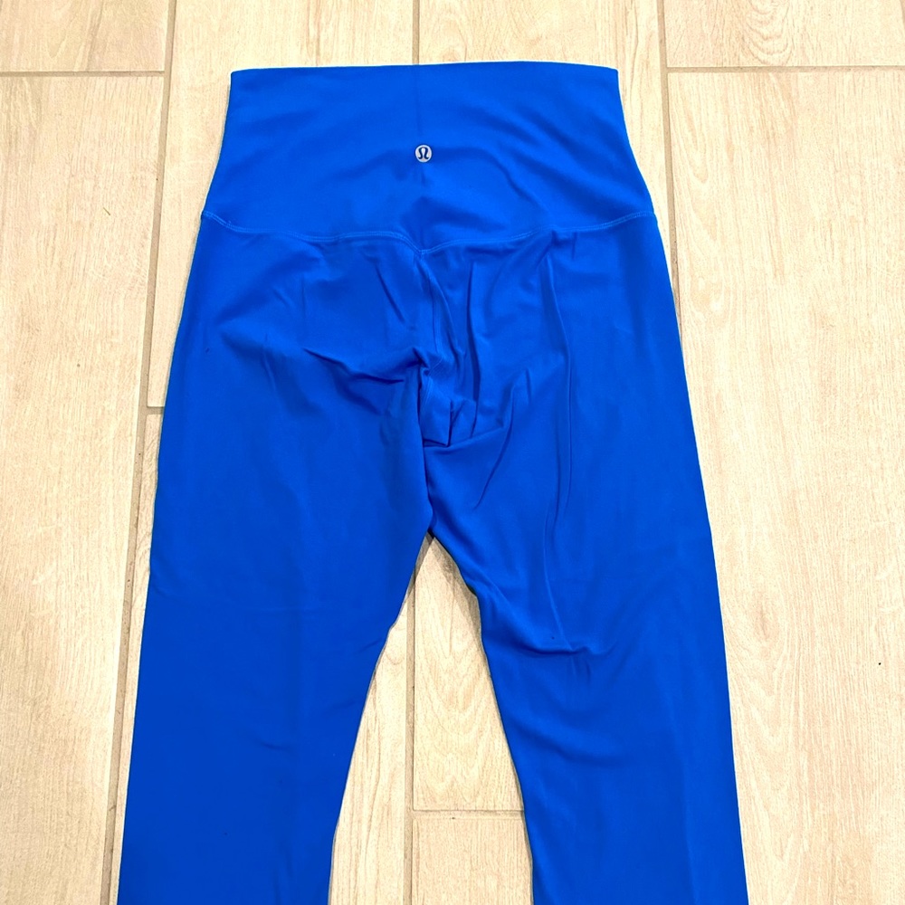 lululemon Align™ Super
High-Rise Crop 21" size 8